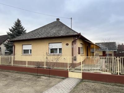 Eladó családi ház Monor Monorierdő