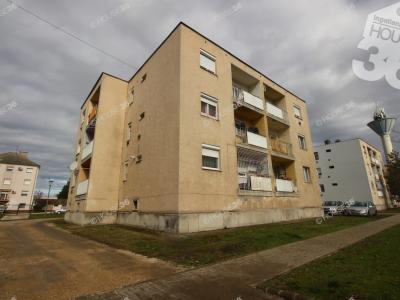 Eladó lakás Kiskőrös