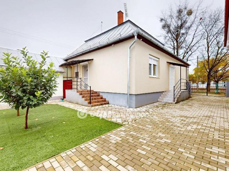 Eladó családi ház Mándok