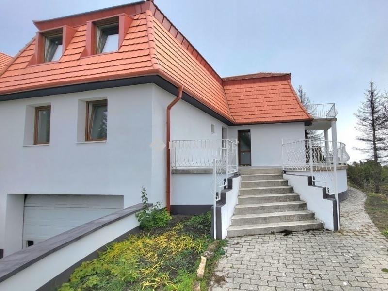 Eladó családi ház Szentendre