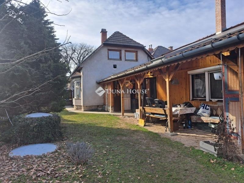 Eladó családi ház