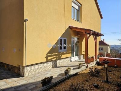 Eladó családi ház Pécs