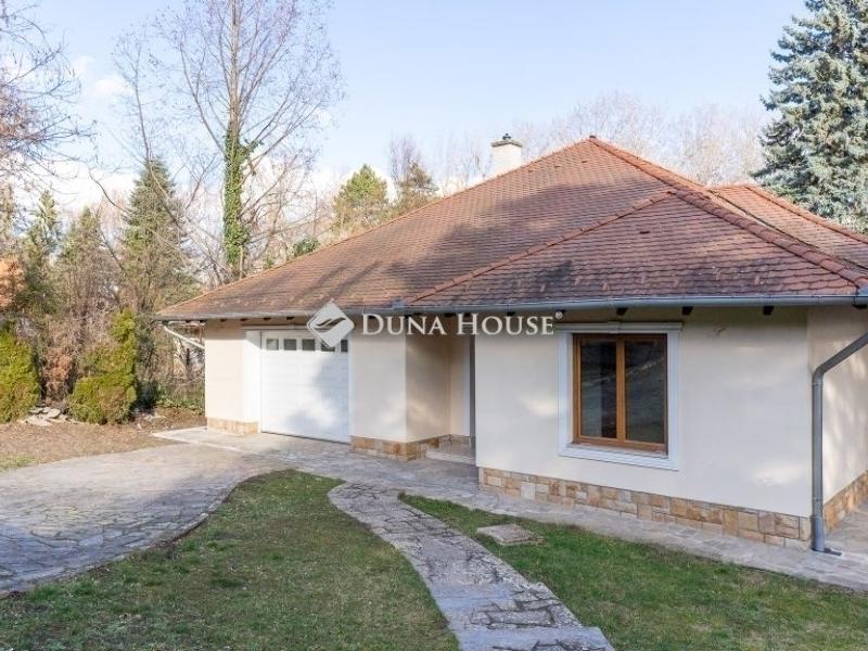 Eladó családi ház Leányfalu