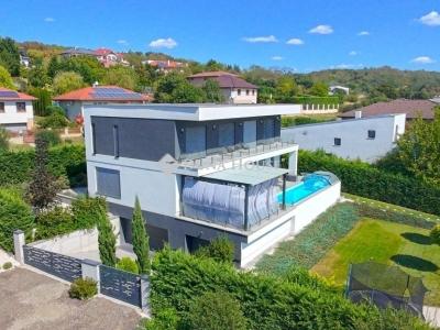 Eladó családi ház Vác