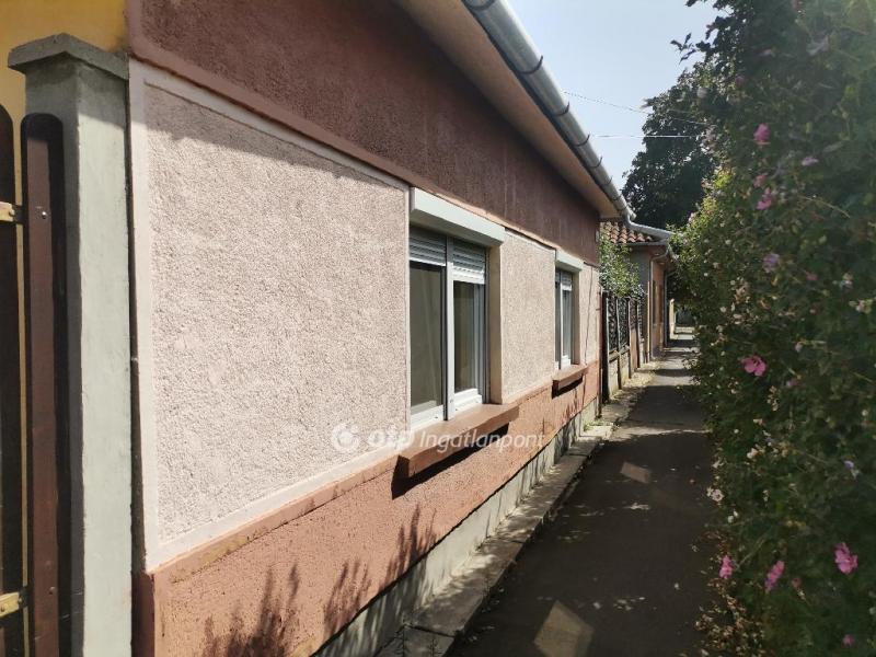 Eladó családi ház Békéscsaba