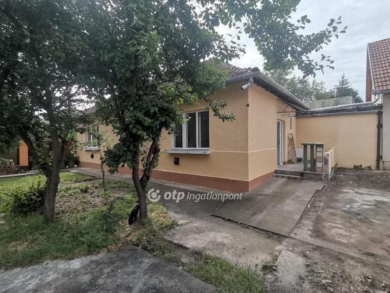Eladó családi ház Békéscsaba