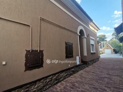 Eladó családi ház Békéscsaba