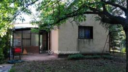 Eladó nyaraló Balatonkenese Balatonakarattya