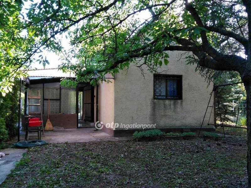 Eladó nyaraló Balatonkenese Balatonakarattya