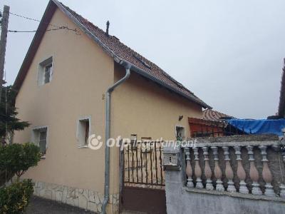 Eladó családi ház Veszprém