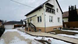 Eladó családi ház Monor