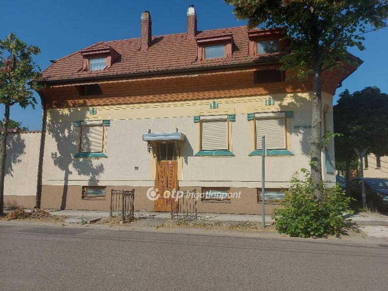 Eladó családi ház Kecskemét