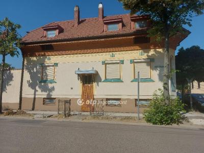 Eladó családi ház Kecskemét