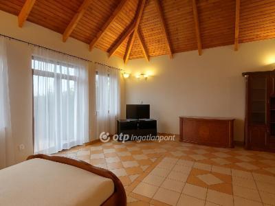 Eladó családi ház Ercsi