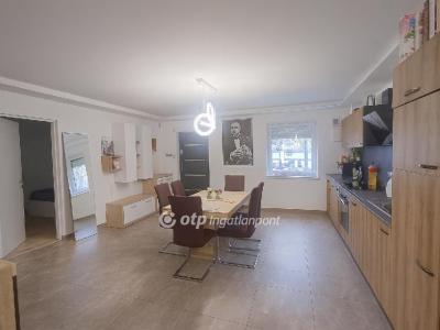 Eladó családi ház Ercsi