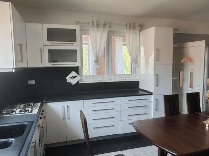 Eladó családi ház Budapest