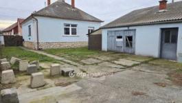 Eladó családi ház Pápa