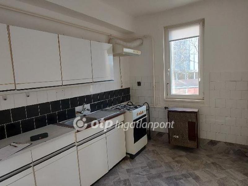 Eladó lakás Kunszentmárton