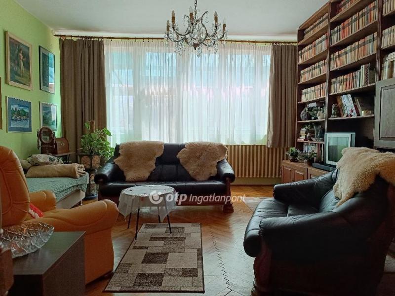 Eladó sorház Gyula