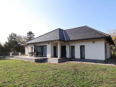 Eladó családi ház Kőszárhegy