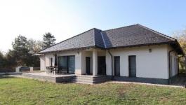 Eladó családi ház Kőszárhegy