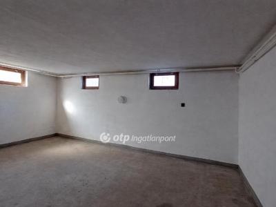 Eladó családi ház Budapest