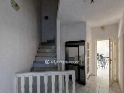 Eladó családi ház Budapest