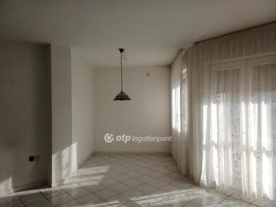 Eladó családi ház Budapest