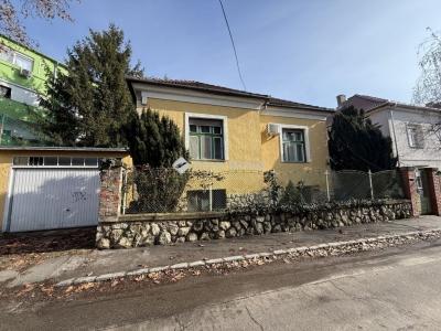 Eladó családi ház Pécs