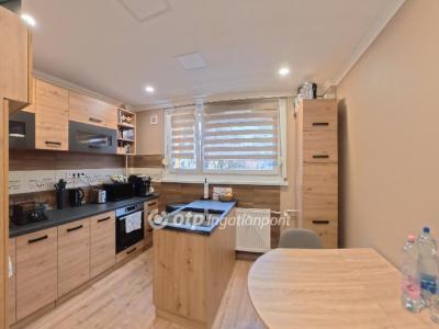 Eladó lakás Tiszaújváros