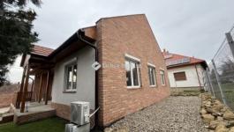 Eladó családi ház Pomáz