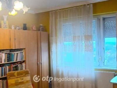 Eladó lakás Cegléd