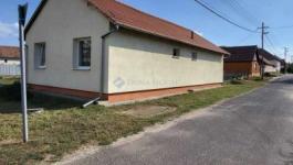 Eladó családi ház Jászfényszaru