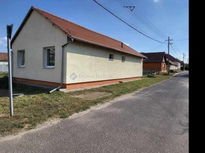 Eladó családi ház Jászfényszaru