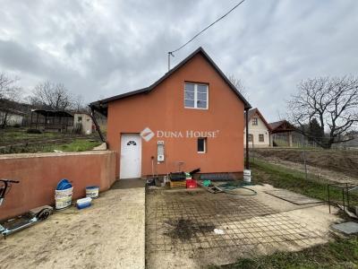 Eladó családi ház Baj