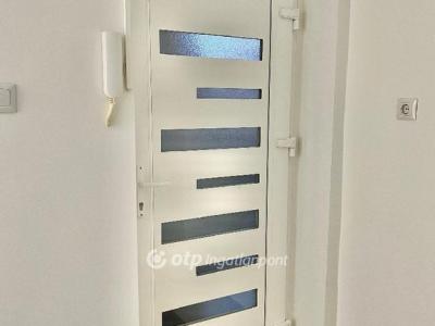 Eladó lakás Komló