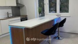 Eladó lakás Komló