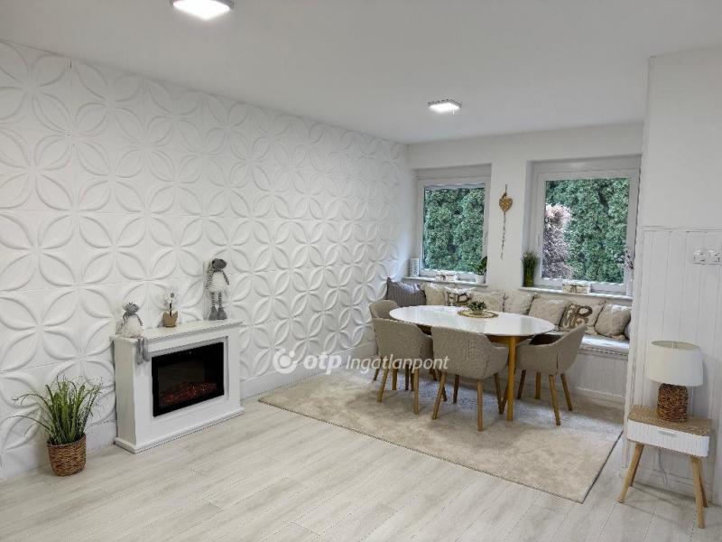 Eladó családi ház Balatonboglár