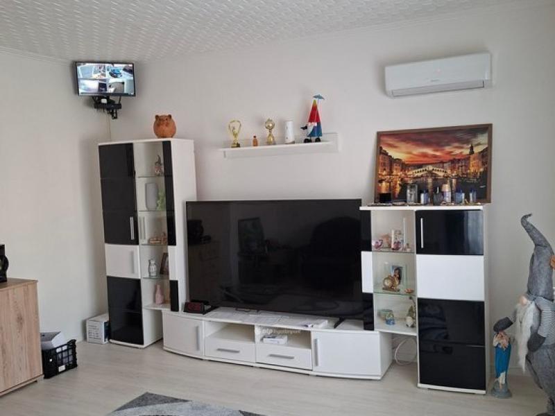 Eladó családi ház Adony