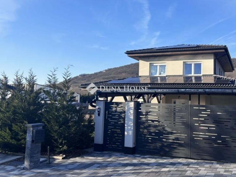 Eladó családi ház Piliscsaba