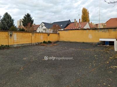 Eladó családi ház Győr