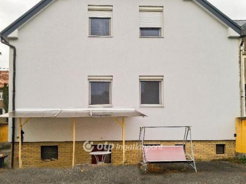 Eladó családi ház Győr