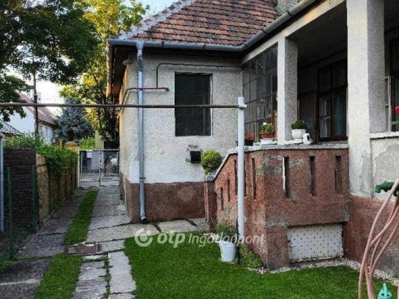 Eladó családi ház Győr