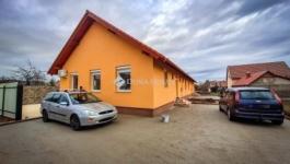 Eladó ikerház Monor