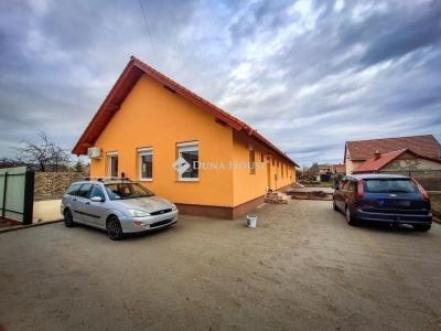 Eladó ikerház Monor