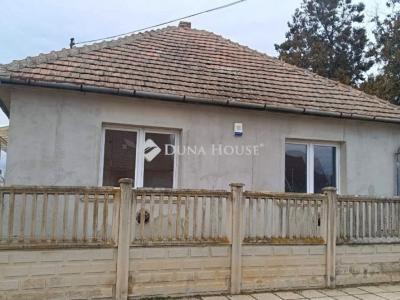 Eladó családi ház Tápiószecső