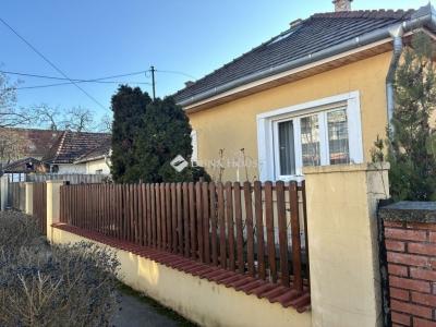 Eladó családi ház Budapest