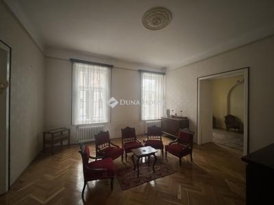 Eladó családi ház Budapest