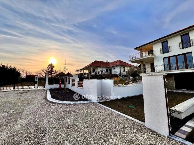 Eladó ikerház Balatonfüred