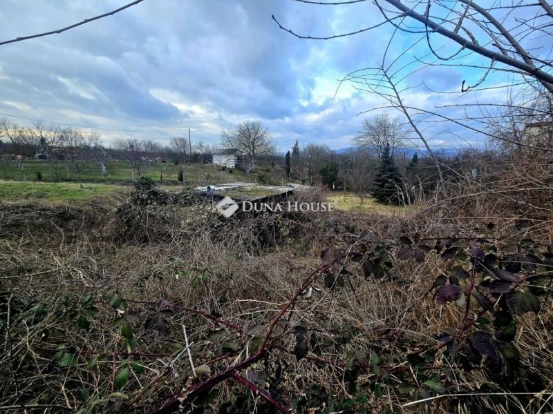 Eladó lakóövezeti telek Keszü